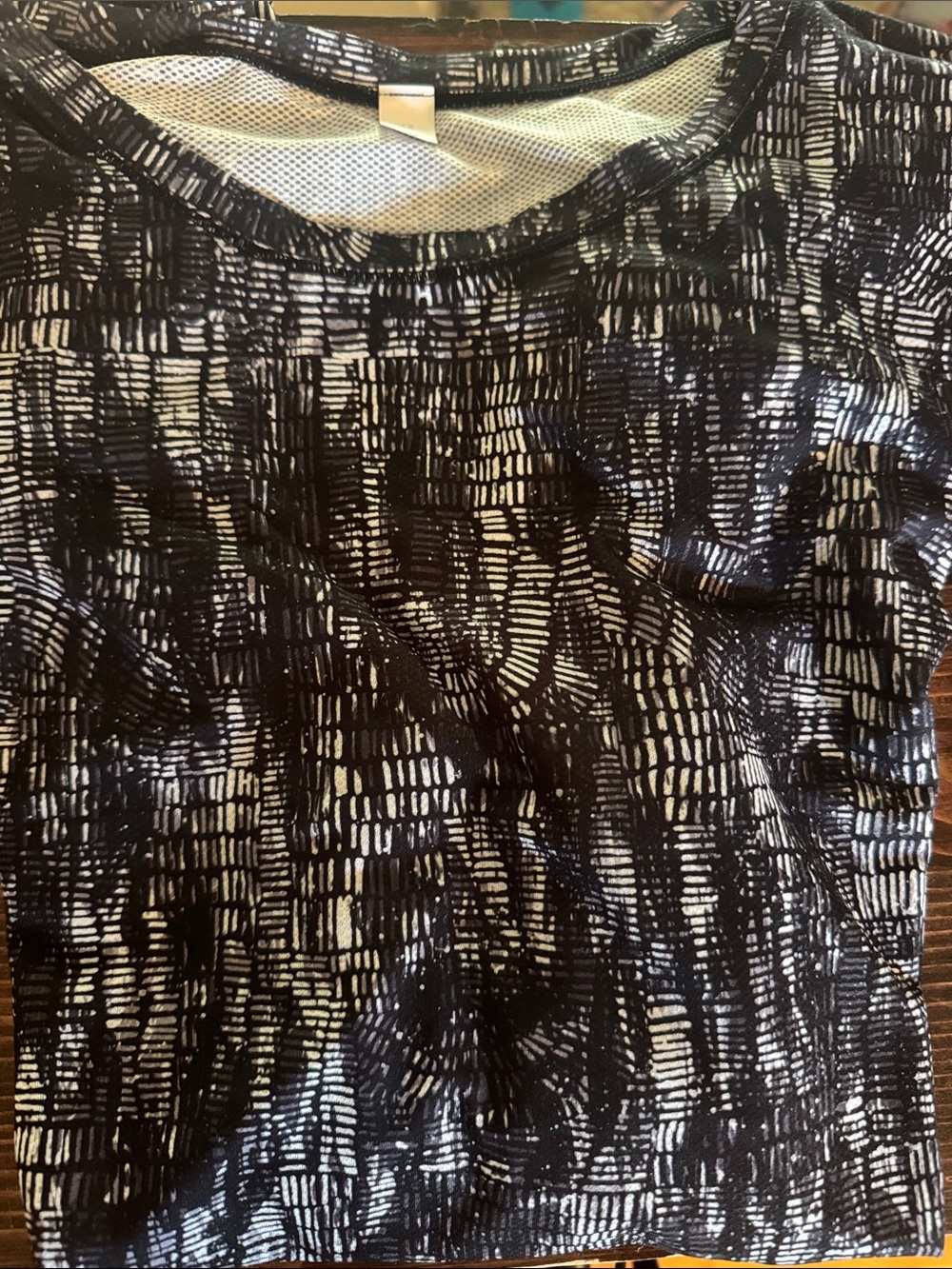 Lululemon Black & White Patterned Women's Top - Classic Scoop Neck